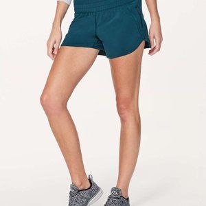 Lululemon Tracker Short V *4" GUC